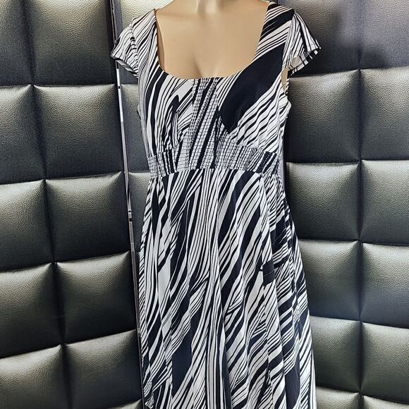 Laundry dress   - Picture 2 of 5